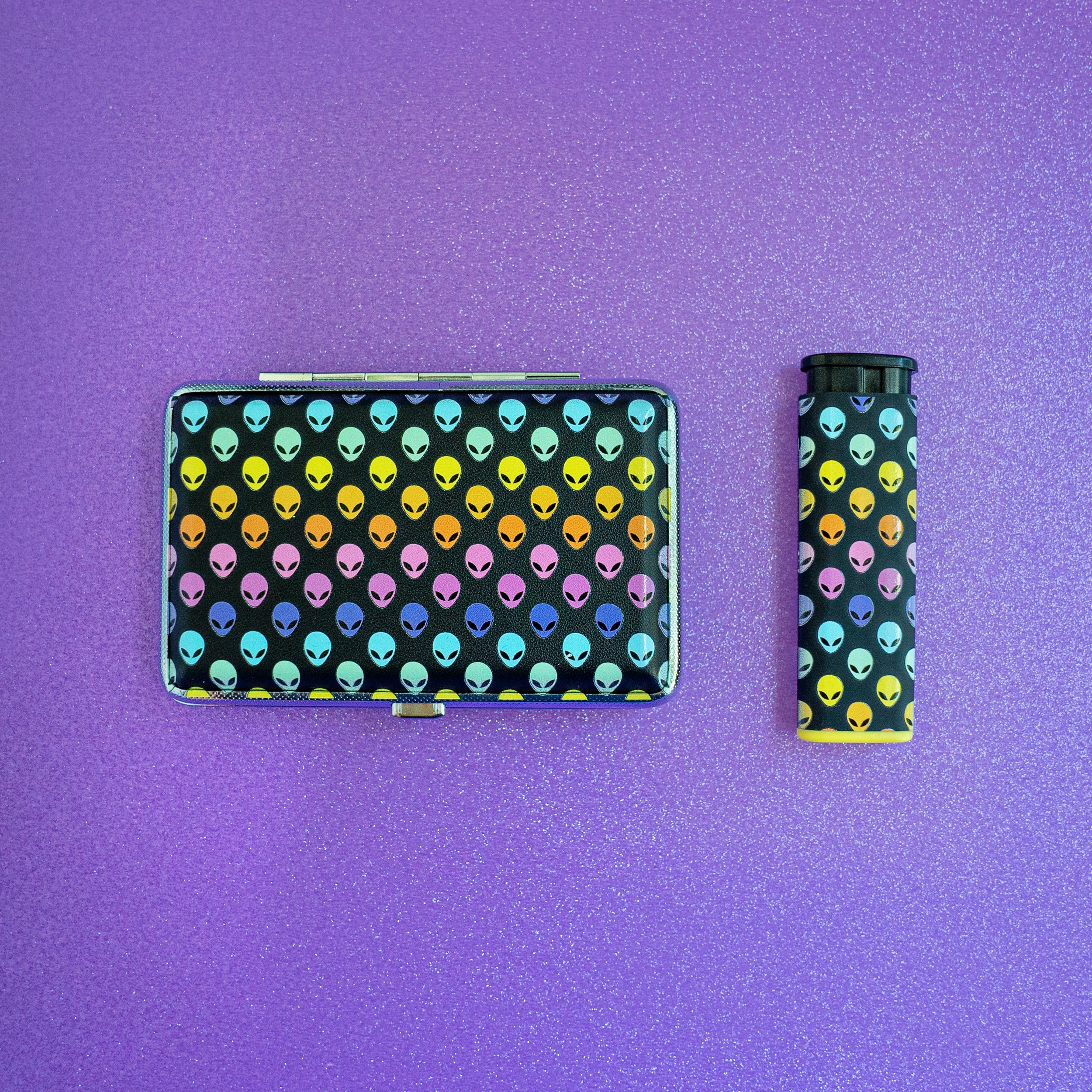 yellow-alien-printed-lighter-with-stash-case
