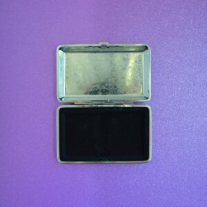 cig-case-alien-open_d41c50b8-d3db-4946-9082-91bb07c2cd42