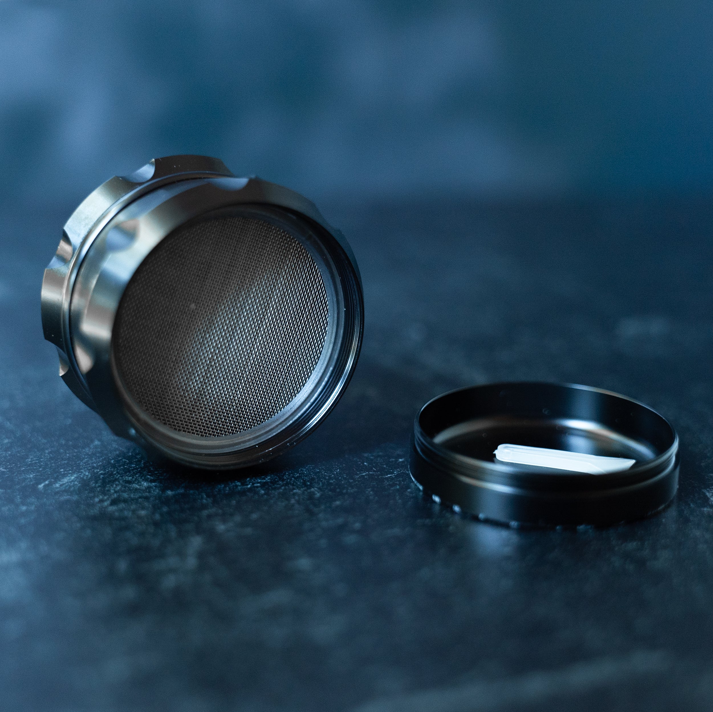 luxury-black-butterfly-grinder